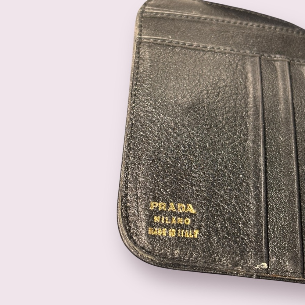 Vintage PRADA Black Round Zip Bi-fold Wallet - Picture 6 of 8
